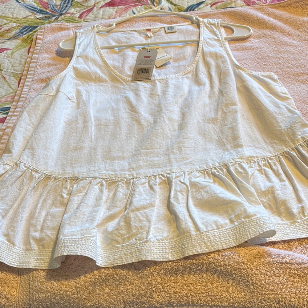 Levi’s top